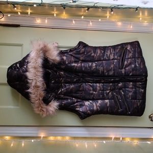 Women's Baccini brown tan black camo hooded vest Medium